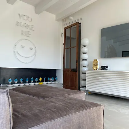 Modern Luxury Pool House 펜션