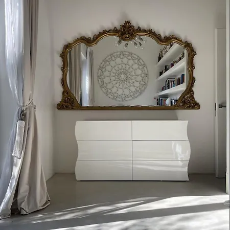 Modern Luxury Pool House *