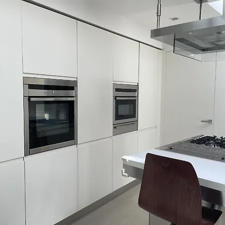 Modern Luxury Pool House *