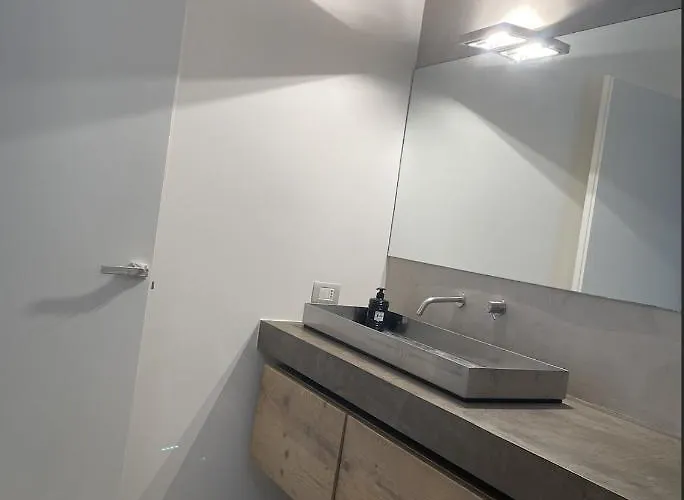 Modern Luxury Pool House * Rome