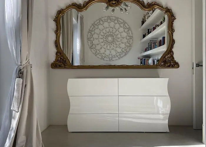 Modern Luxury Pool House *