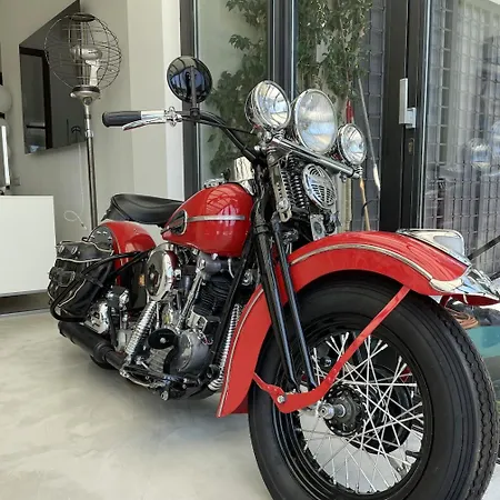 Modern Luxury Pool House *