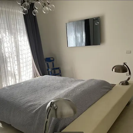 Modern Luxury Pool House בית נופש