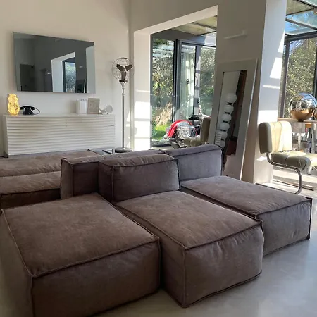 Modern Luxury Pool House Feriehus